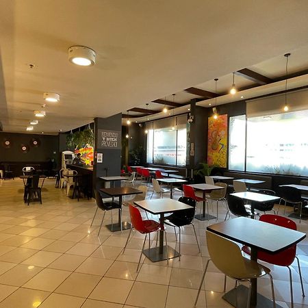Ibis Santiago Estacion Central Extérieur photo